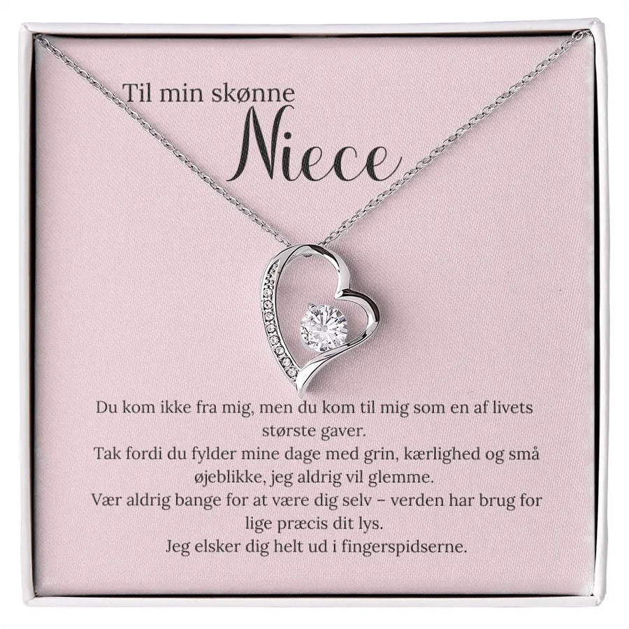 Personlig gave til niece – hjertehalskæde med kærligt budskab fra tante eller onkel.