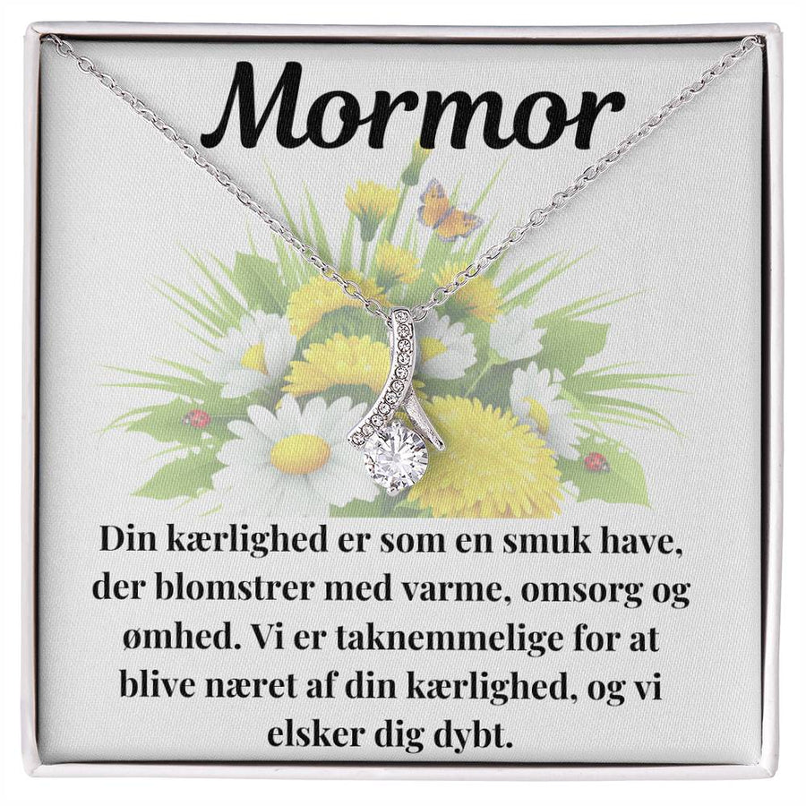 Elegant halskæde med personligt kort - Hjertevarmende gave til mormor
