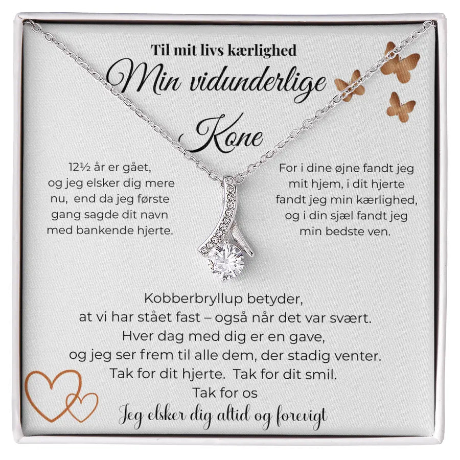 Elegant halskæde i sølvfarvet finish med klar sten, symbol på kærlighed og 12½ år sammen, gave til kone