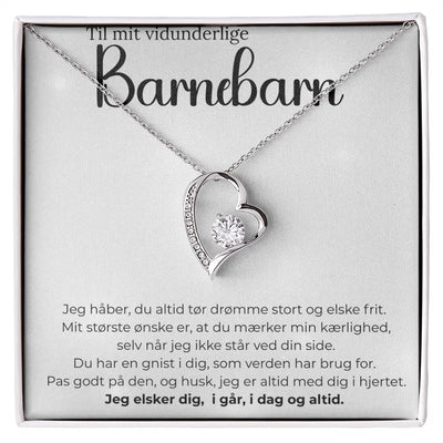 Kærlig gave fra bedsteforældre til barnebarn med hjerte og kort fyldt med følelser