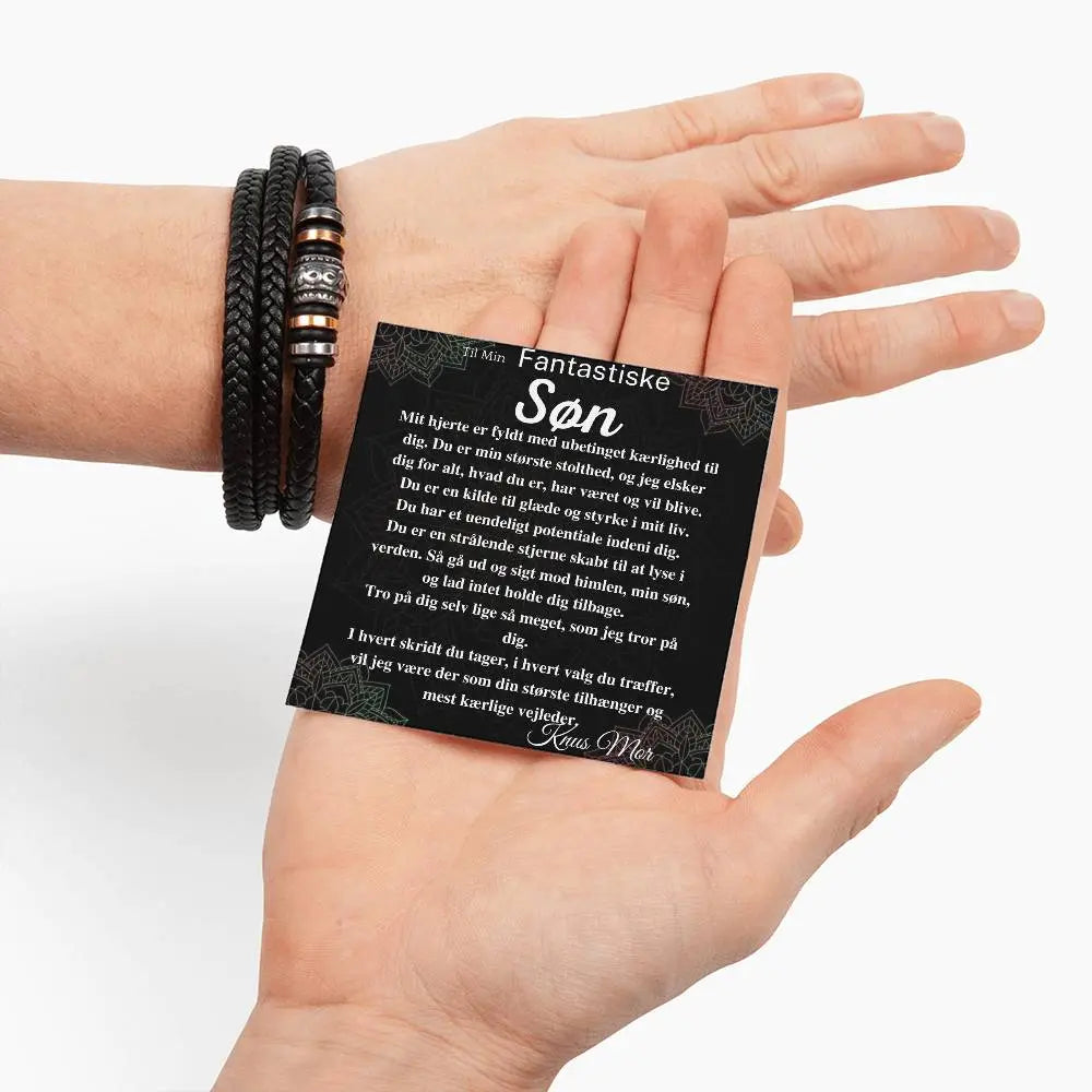 Maskulint armbånd i sort flettet vegansk læder med teksten “love you forever”. En rørende og personlig gave til søn fra mor – med budskab om kærlighed og styrke.