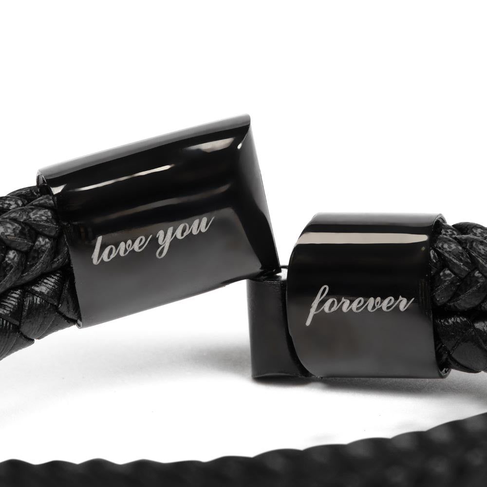 Armbånd med teksten love you forever indgraveret