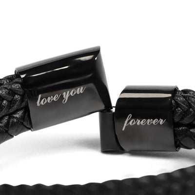 Armbånd med teksten love you forever indgraveret