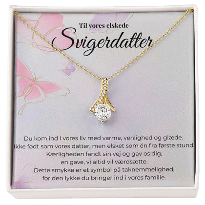 Elegant halskæde med kort – kærlig gave fra svigermor og svigerfar