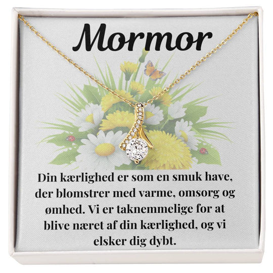 Elegant halskæde med personligt kort - Hjertevarmende gave til mormor