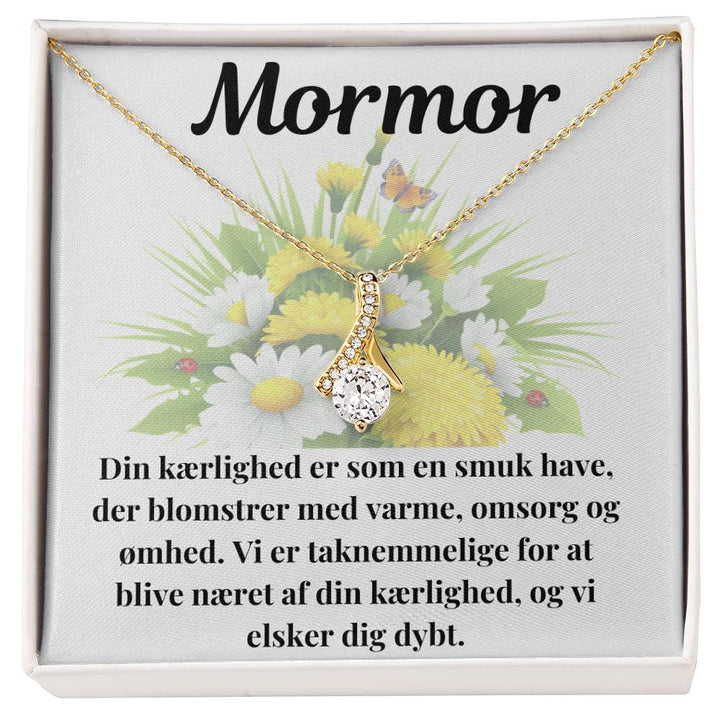Elegant halskæde med personligt kort - Hjertevarmende gave til mormor